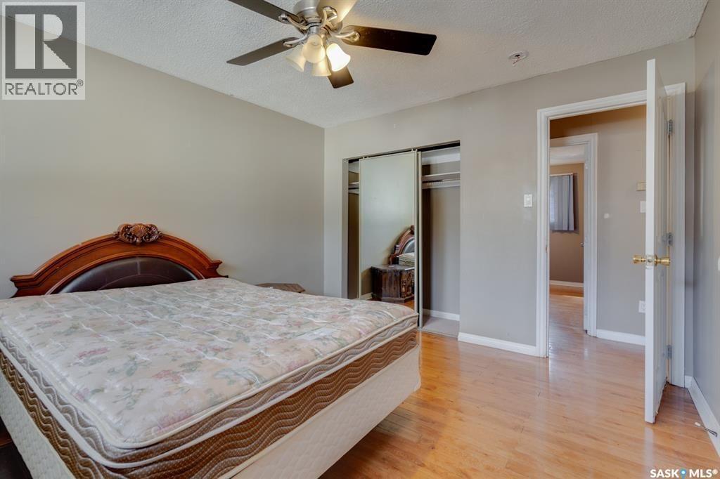 2 Deergrove Crescent, Regina, SK - Indoor Photo Showing Bedroom