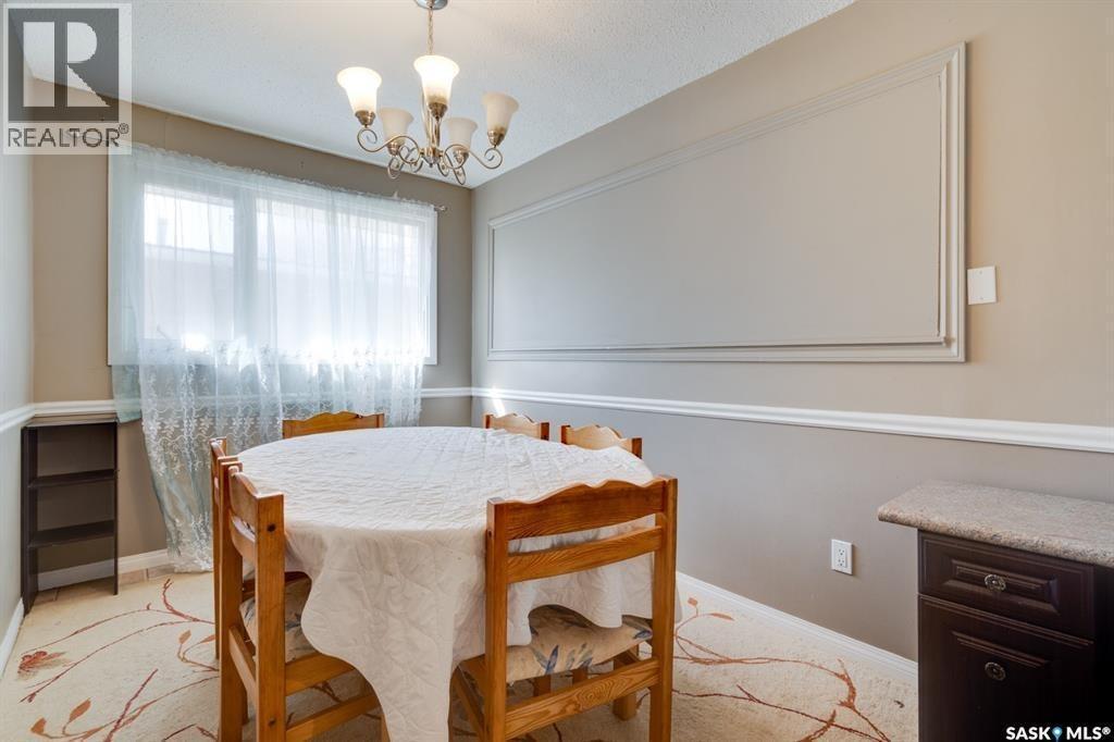 2 Deergrove Crescent, Regina, SK - Indoor Photo Showing Dining Room