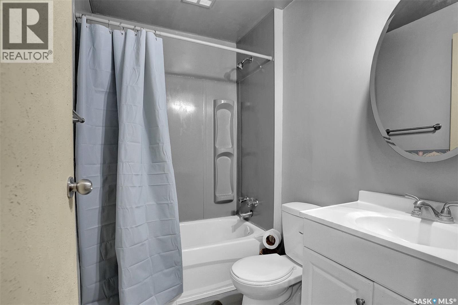 2234 Winnipeg Street, Regina, SK - Indoor Photo Showing Bathroom