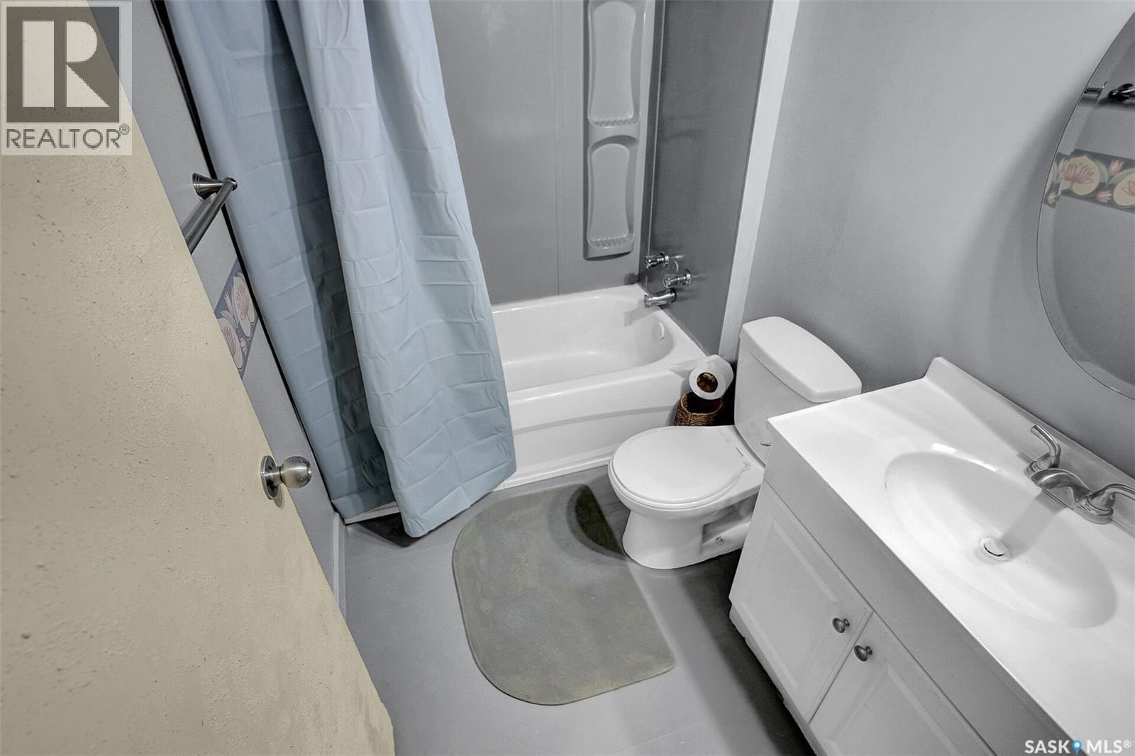 2234 Winnipeg Street, Regina, SK - Indoor Photo Showing Bathroom