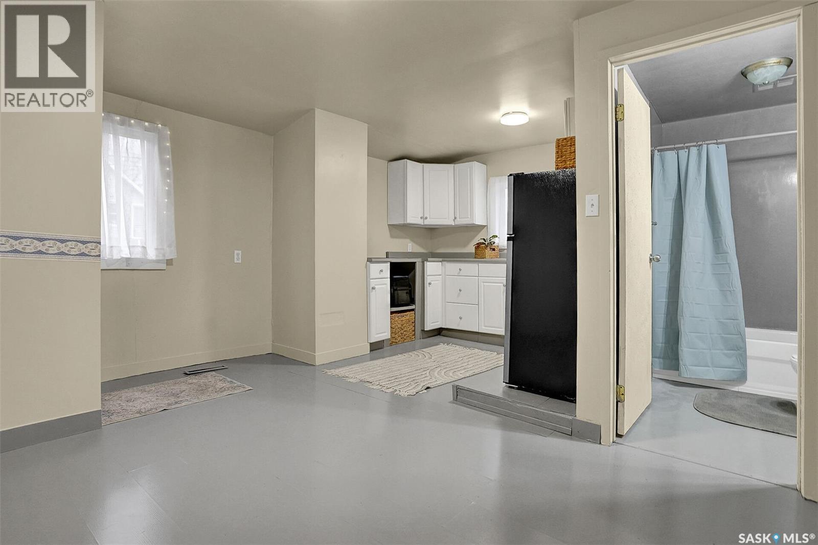 2234 Winnipeg Street, Regina, SK - Indoor