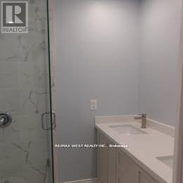 72 Daphne Crescent, Barrie, ON - Indoor Photo Showing Bathroom