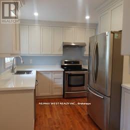 72 Daphne Crescent, Barrie, ON - Indoor Photo Showing Kitchen With Double Sink