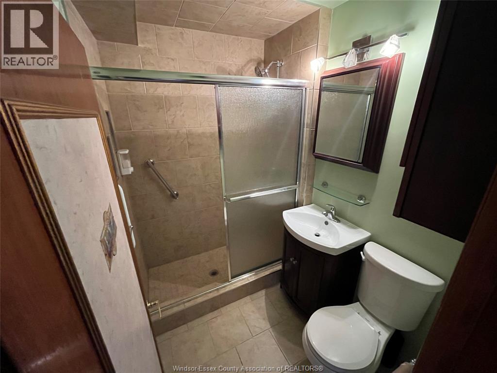 2629 Meldrum, Windsor, ON - Indoor Photo Showing Bathroom