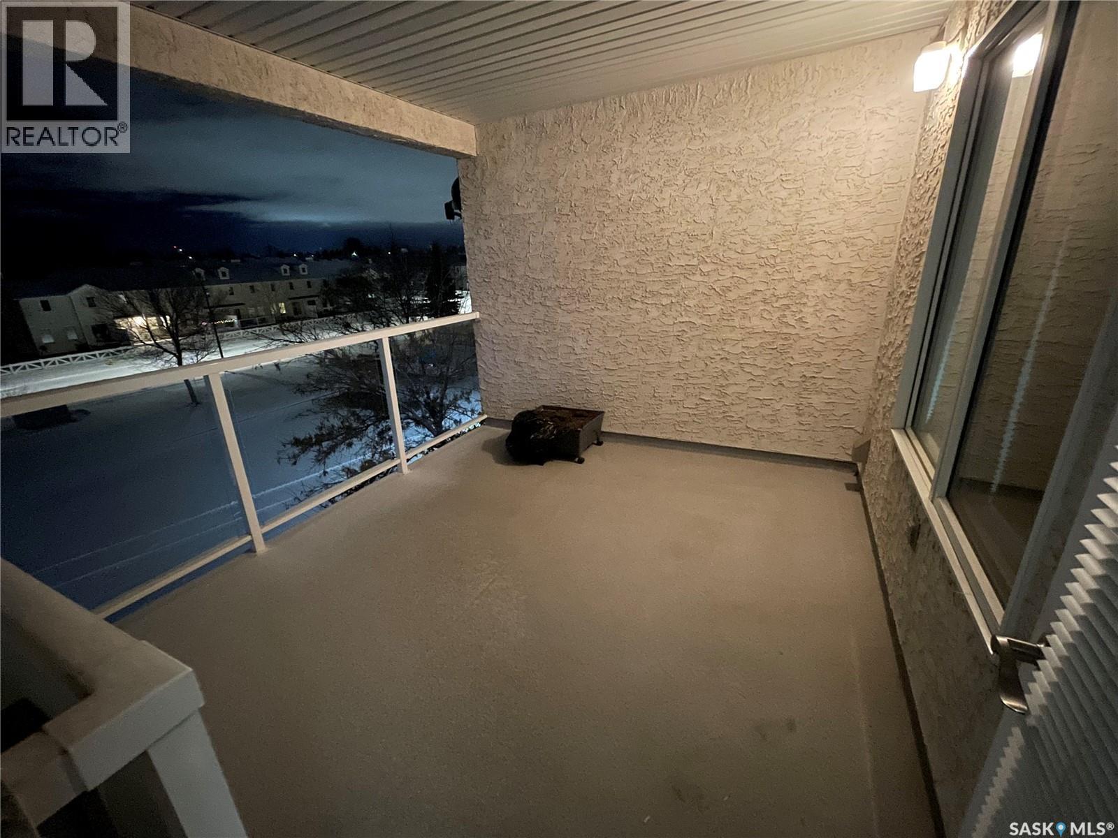 340 325 Keevil Crescent, Saskatoon, SK - Outdoor