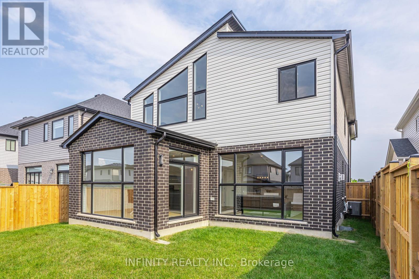 157 Crestview Drive, Middlesex Centre (Kilworth), ON - Outdoor