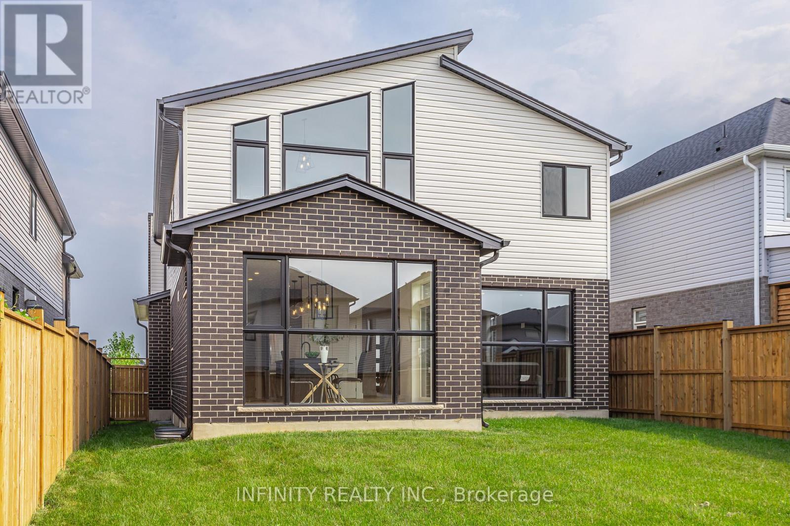 157 Crestview Drive, Middlesex Centre (Kilworth), ON - Outdoor With Exterior