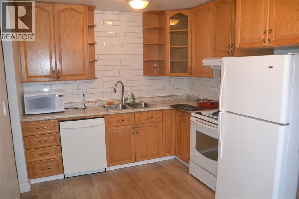834 Exmouth Street Unit# 12, Sarnia, ON - Indoor Photo Showing Kitchen With Double Sink