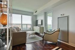 326 - 60 FAIRFAX CRESCENT Toronto, ON M1L 0E1