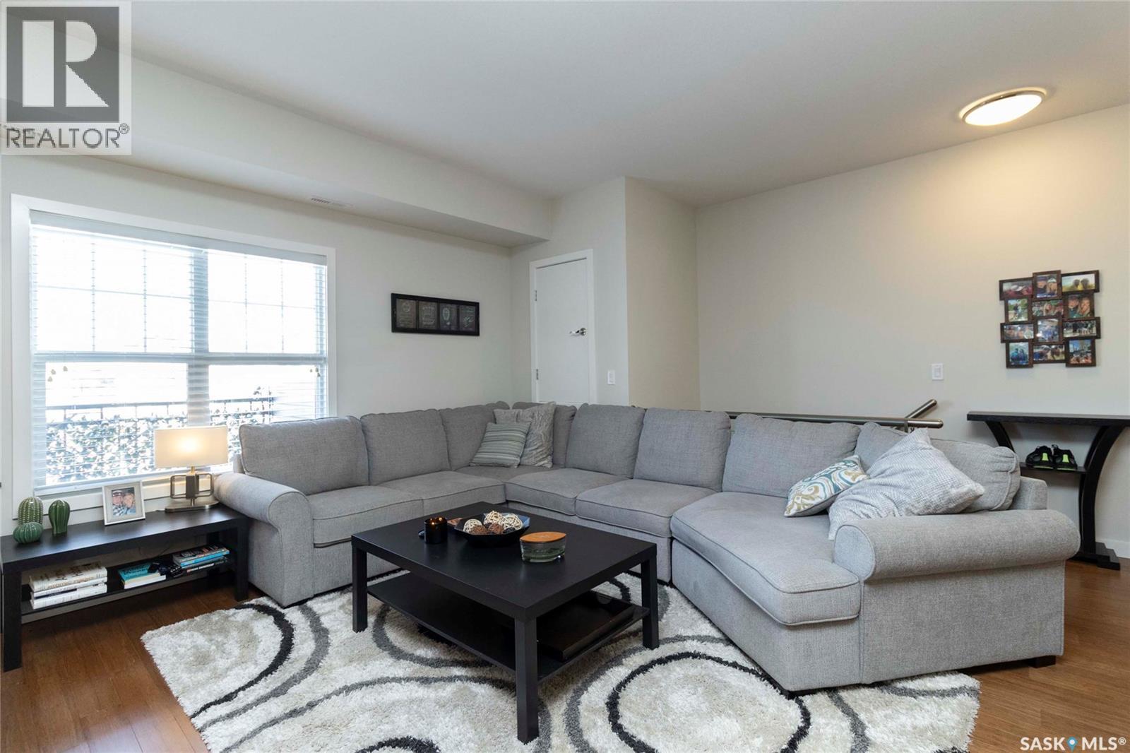2208 1015 Patrick Crescent, Saskatoon, SK - Indoor Photo Showing Living Room