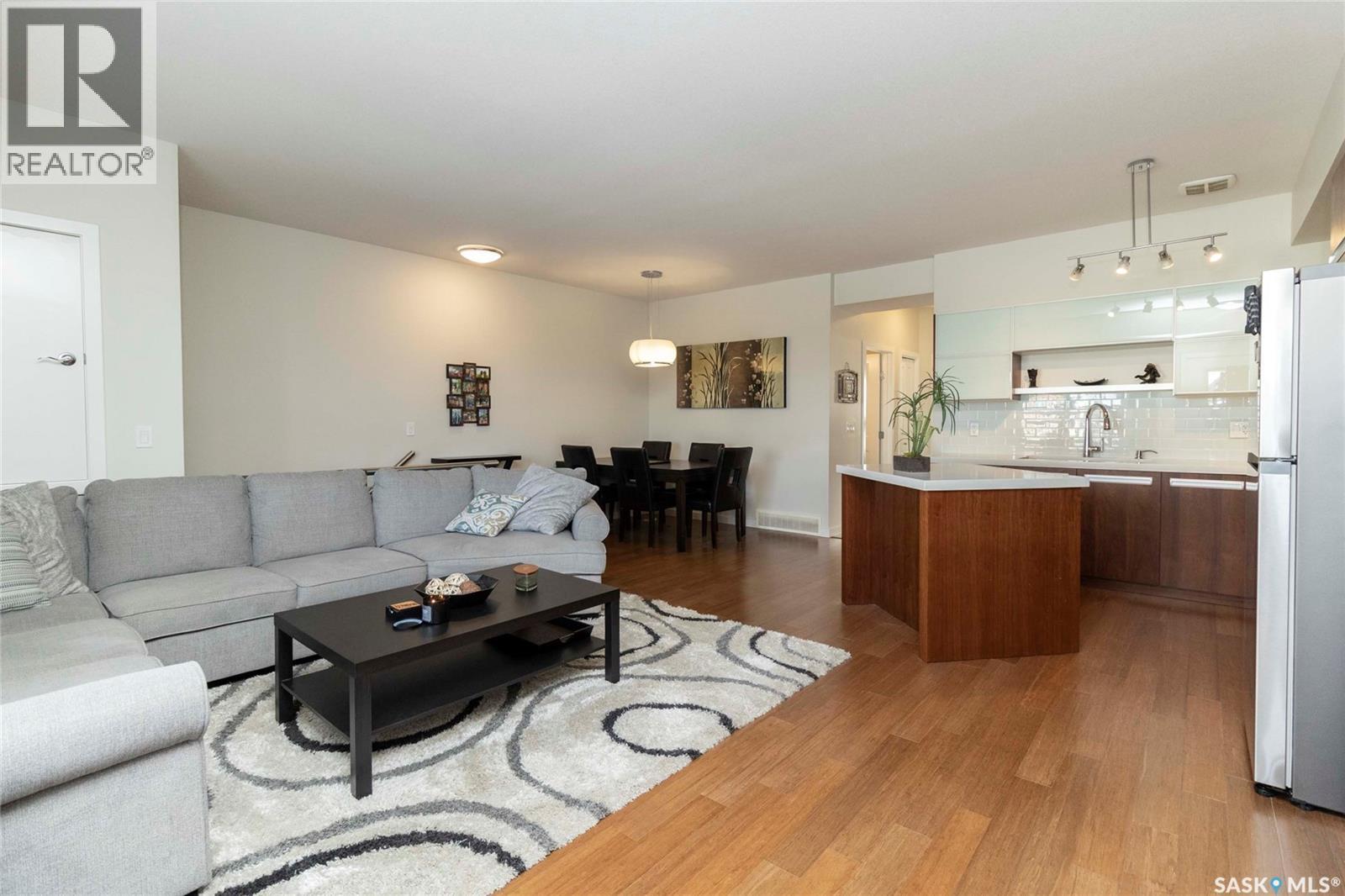 2208 1015 Patrick Crescent, Saskatoon, SK - Indoor Photo Showing Living Room