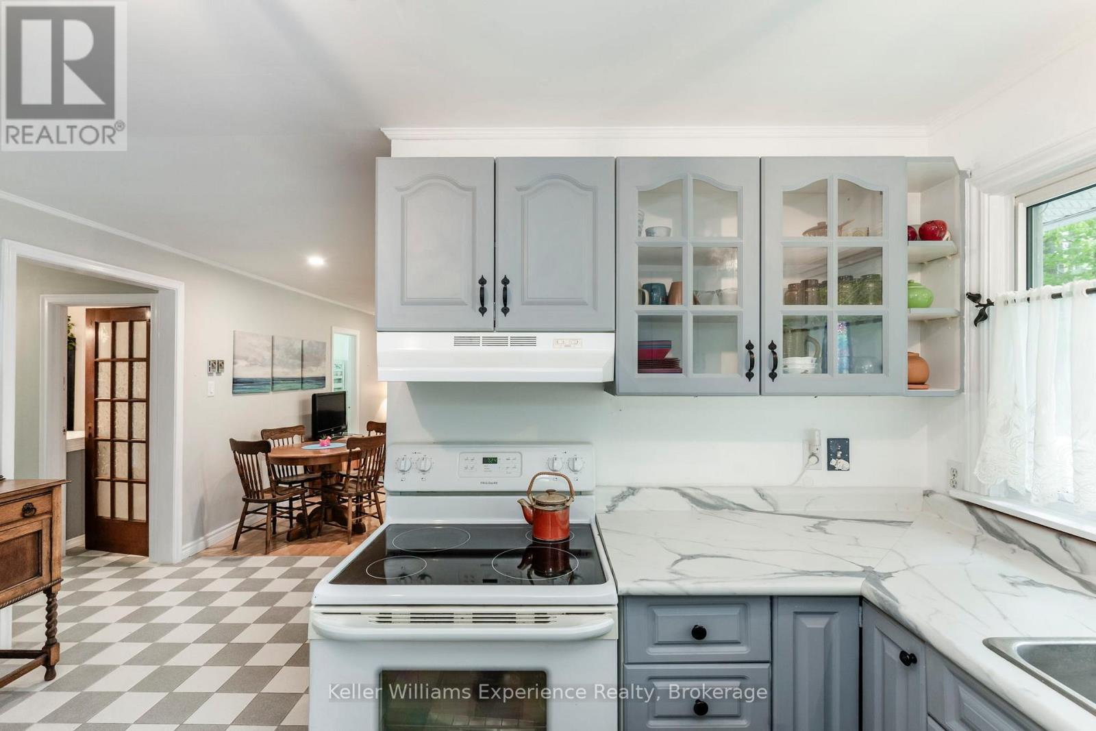 9 Harras Avenue, Tiny, ON - Indoor Photo Showing Kitchen