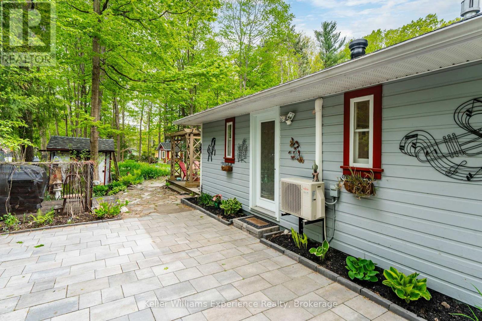 9 Harras Avenue, Tiny, ON - Outdoor With Exterior