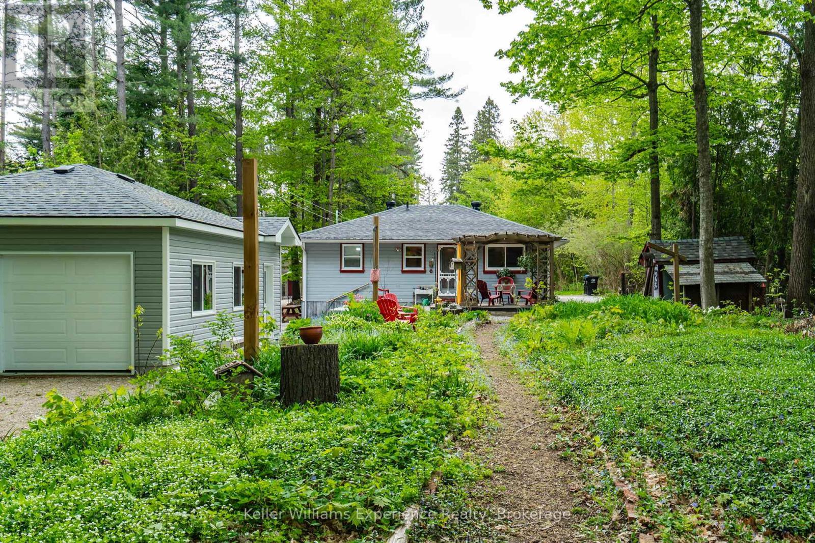 9 Harras Avenue, Tiny, ON - Outdoor