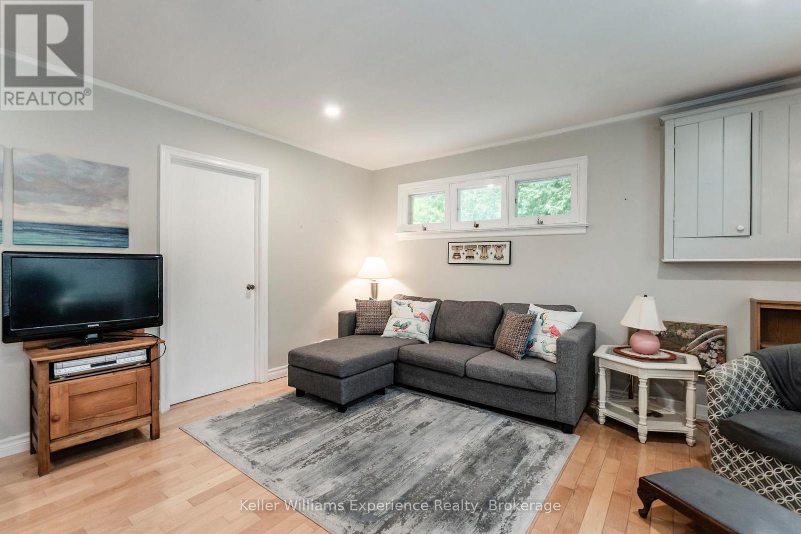 9 Harras Avenue, Tiny, ON - Indoor Photo Showing Living Room