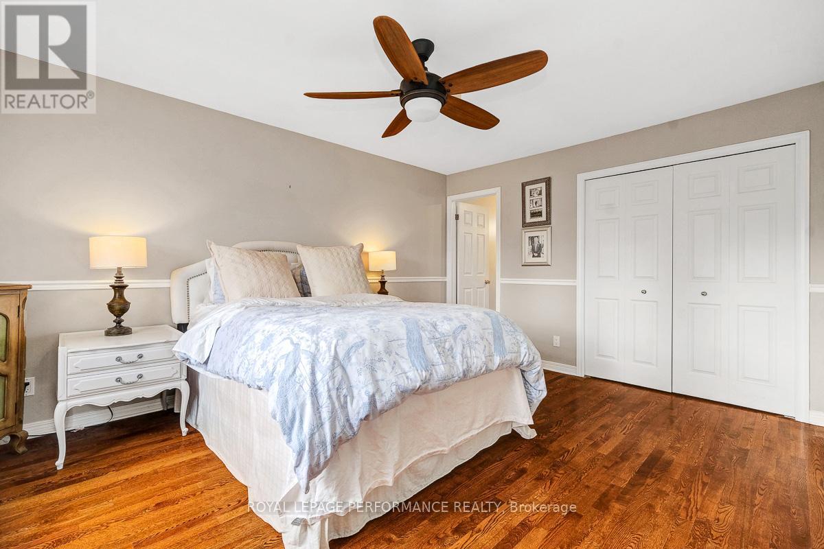 6164 Ravine Way, Ottawa, ON - Indoor Photo Showing Bedroom
