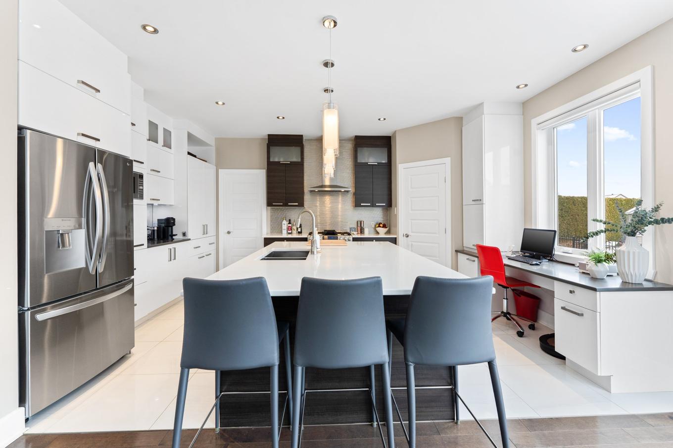 Cuisine - 641 Crois. De Landreville, Mascouche, QC - Indoor Photo Showing Kitchen With Upgraded Kitchen