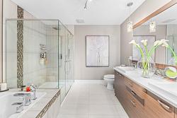 Ensuite bathroom -
