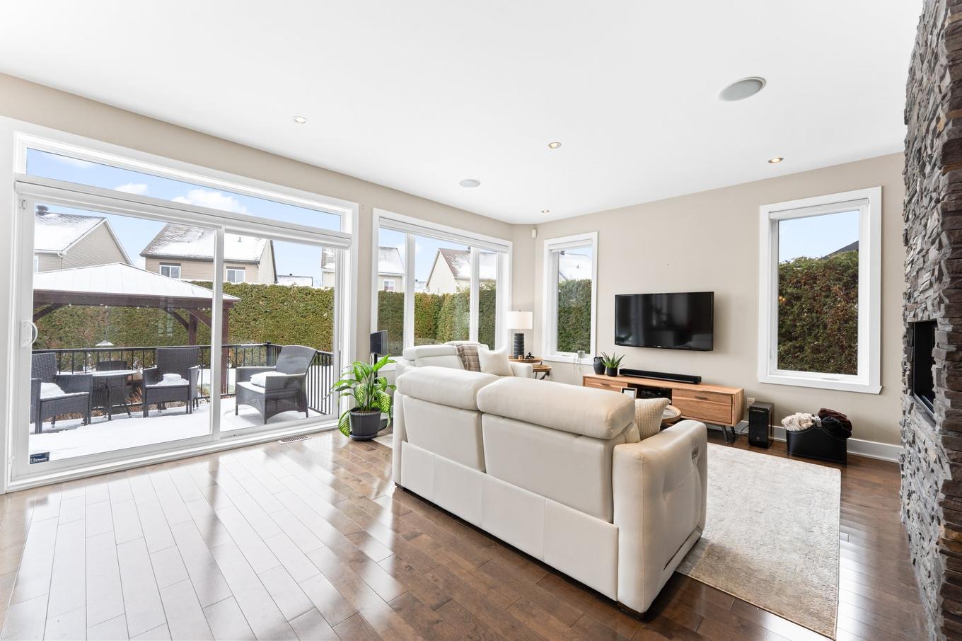 Salon - 641 Crois. De Landreville, Mascouche, QC - Indoor Photo Showing Living Room