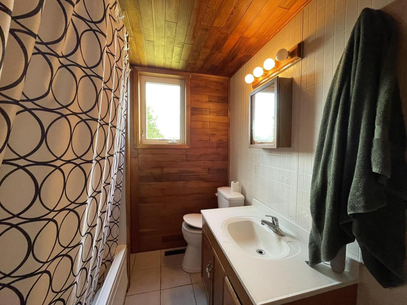 126 Zuke Road, Atikokan, ON - Indoor Photo Showing Bathroom