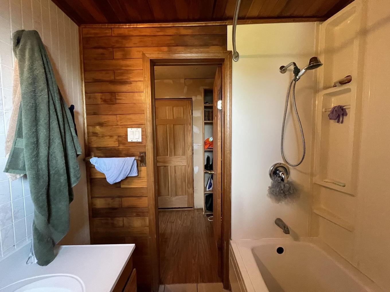 126 Zuke Road, Atikokan, ON - Indoor Photo Showing Bathroom