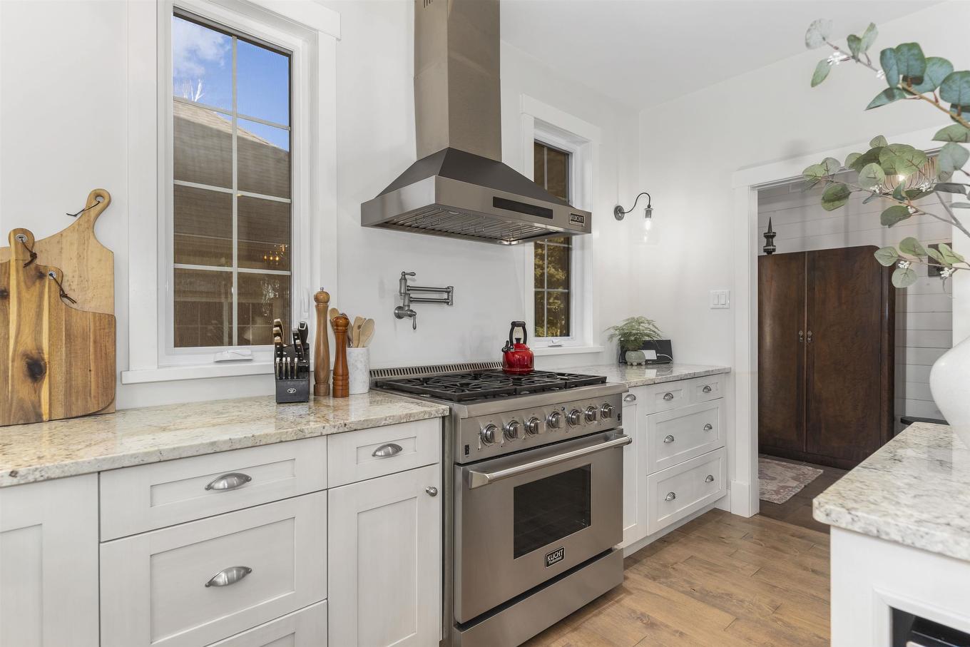 1 Leiterman Street, Kakabeka Falls, ON - Indoor Photo Showing Kitchen