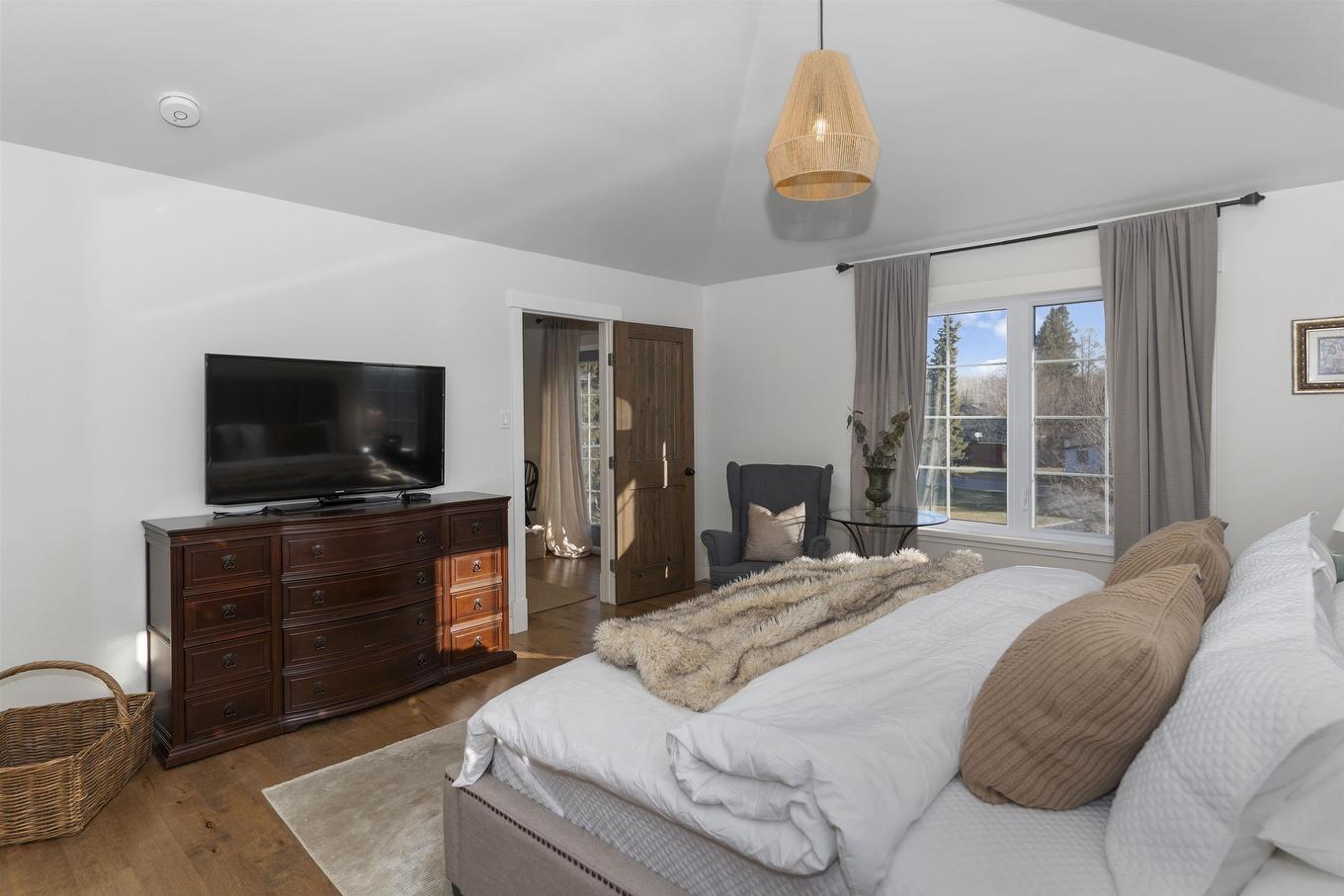 1 Leiterman Street, Kakabeka Falls, ON - Indoor Photo Showing Bedroom