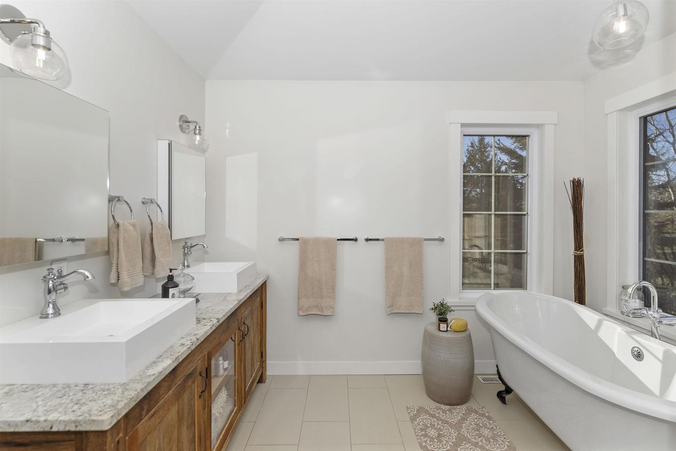 1 Leiterman Street, Kakabeka Falls, ON - Indoor Photo Showing Bathroom