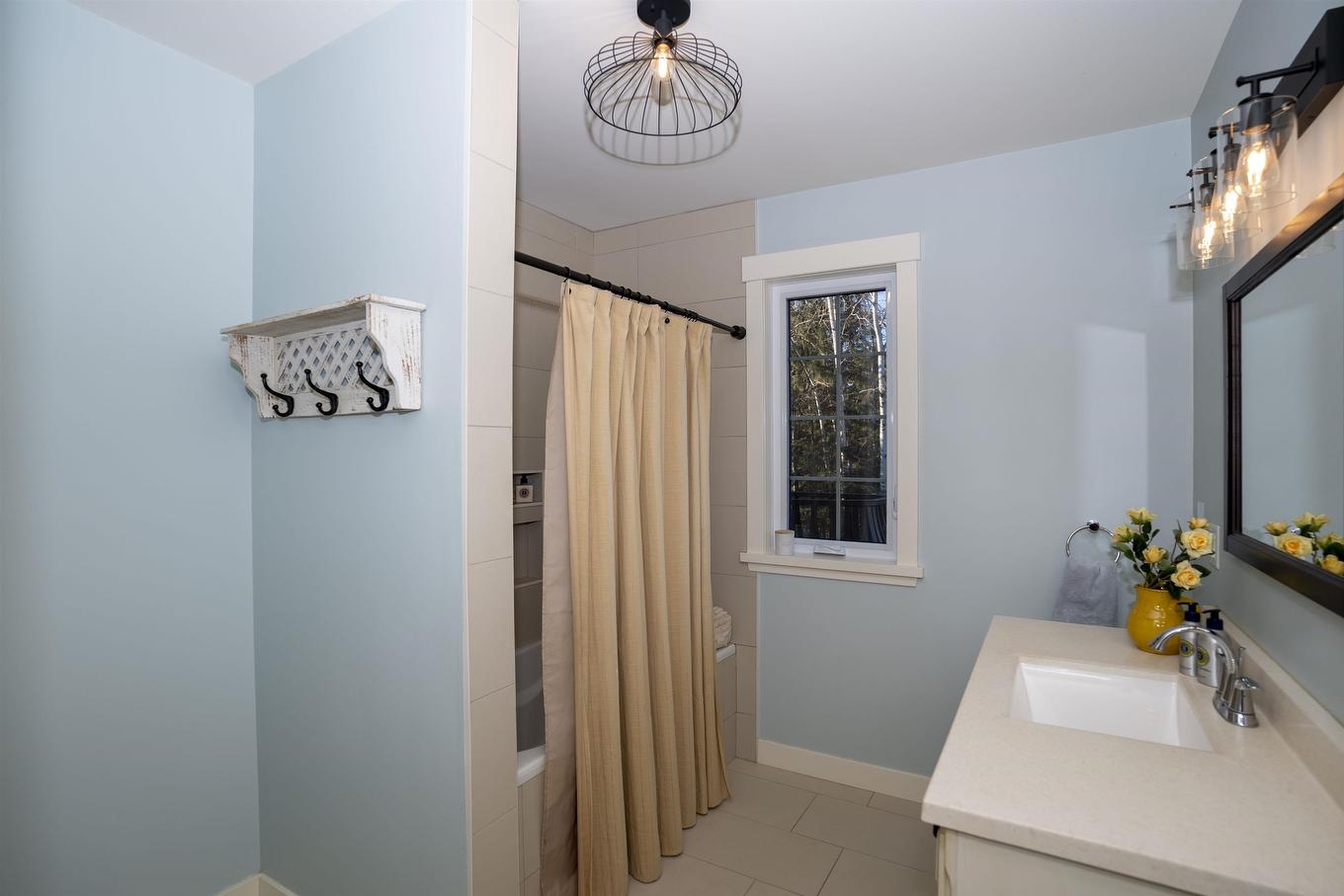 1 Leiterman Street, Kakabeka Falls, ON - Indoor Photo Showing Bathroom