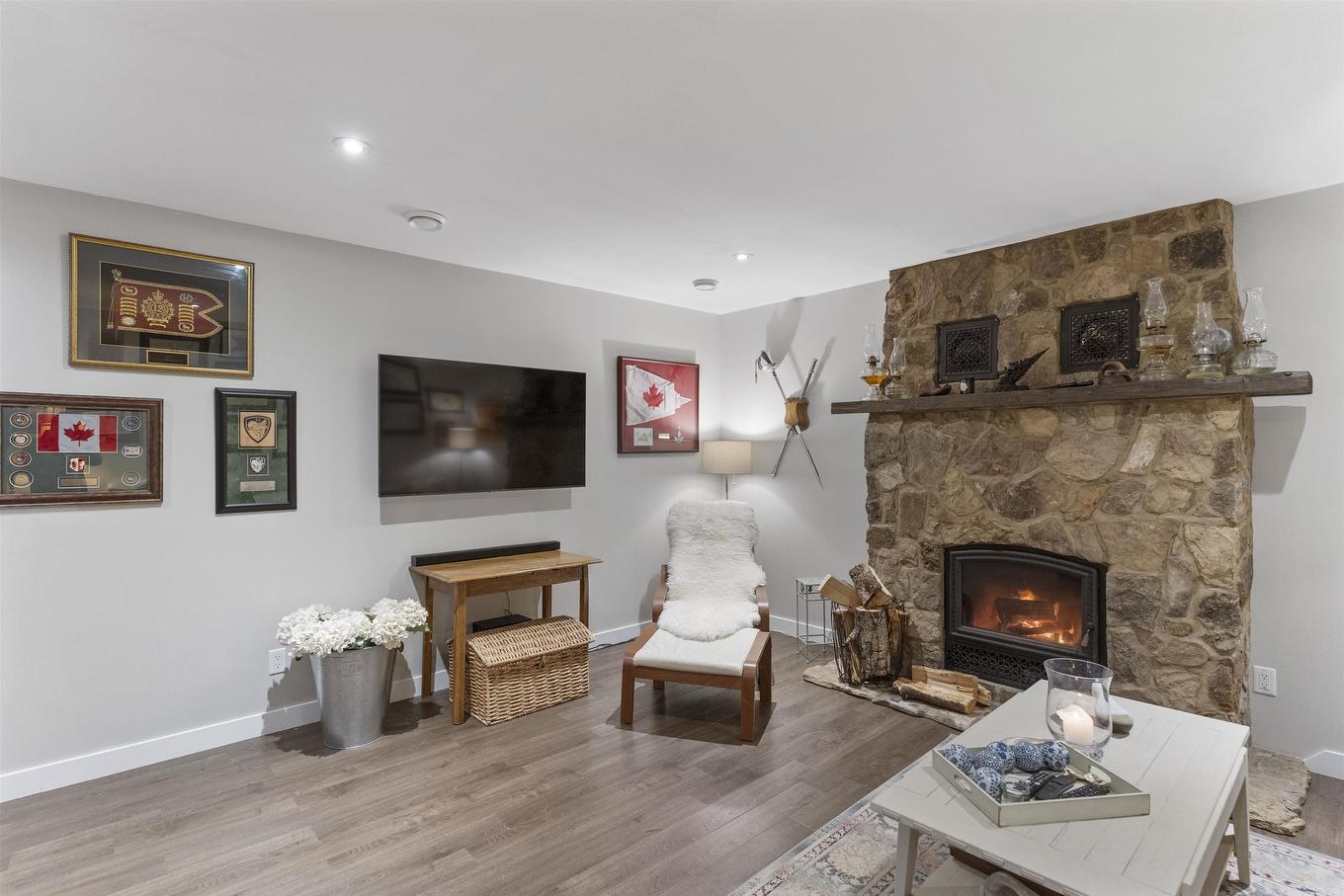 1 Leiterman Street, Kakabeka Falls, ON - Indoor Photo Showing Living Room With Fireplace
