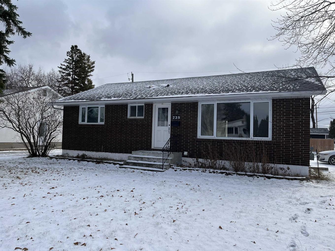 725 Second St W, Fort Frances, ON - Outdoor