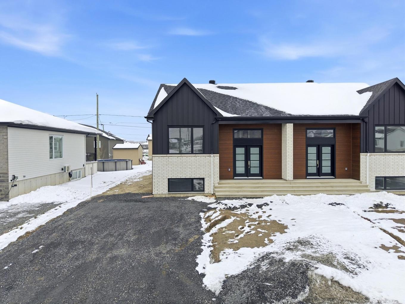 Façade - 970 Rue Du Campanile, Drummondville, QC - Outdoor