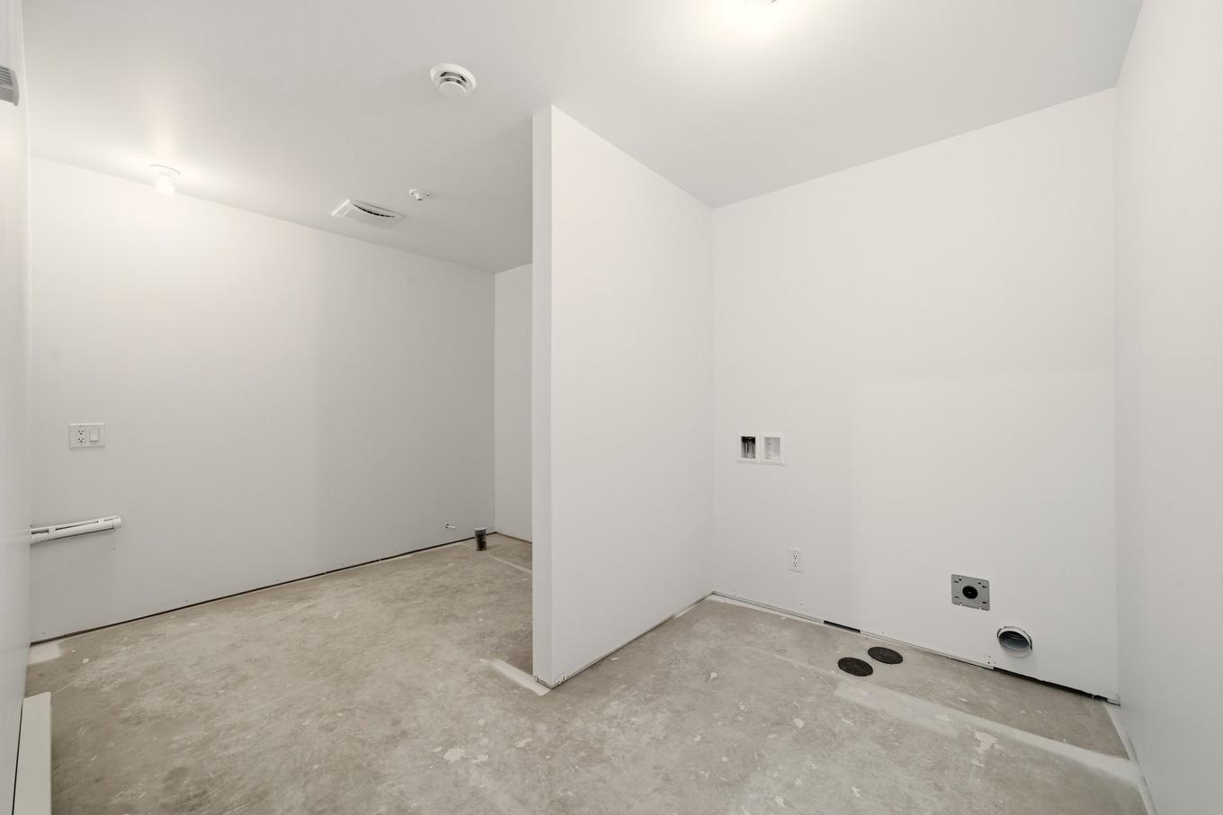 Salle de bains - 970 Rue Du Campanile, Drummondville, QC - Indoor Photo Showing Other Room
