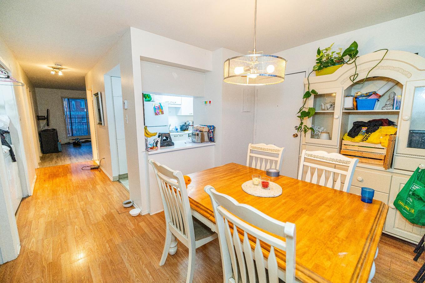 Living room - 8 Rue Desrochers, Delson, QC - Indoor Photo Showing Dining Room