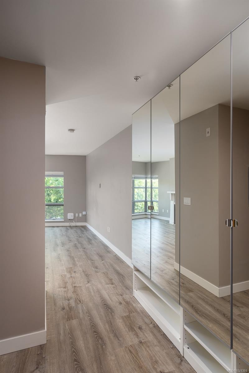 417-90 Regatta Landing, Victoria, BC - Indoor Photo Showing Other Room