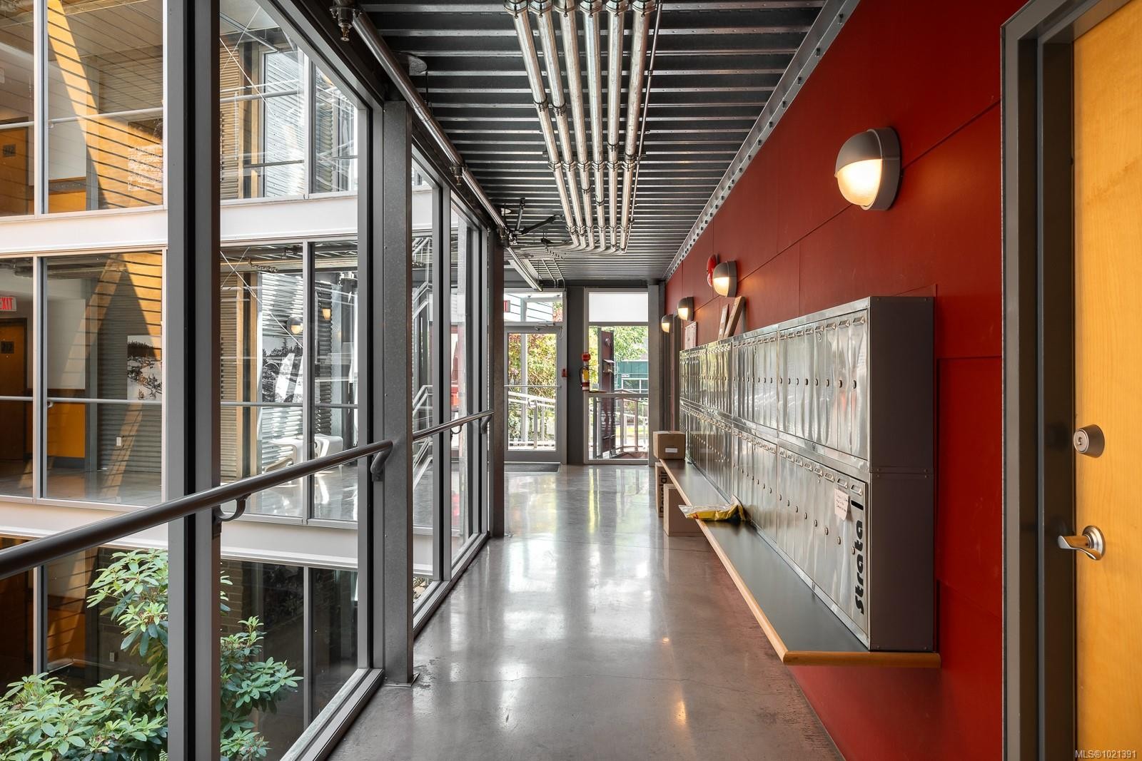 417-90 Regatta Landing, Victoria, BC - Indoor Photo Showing Other Room