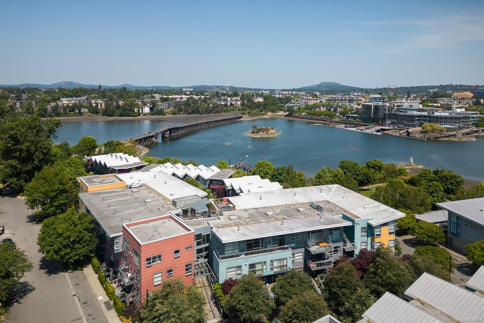 417-90 Regatta Landing, Victoria, BC - Outdoor With Body Of Water With View