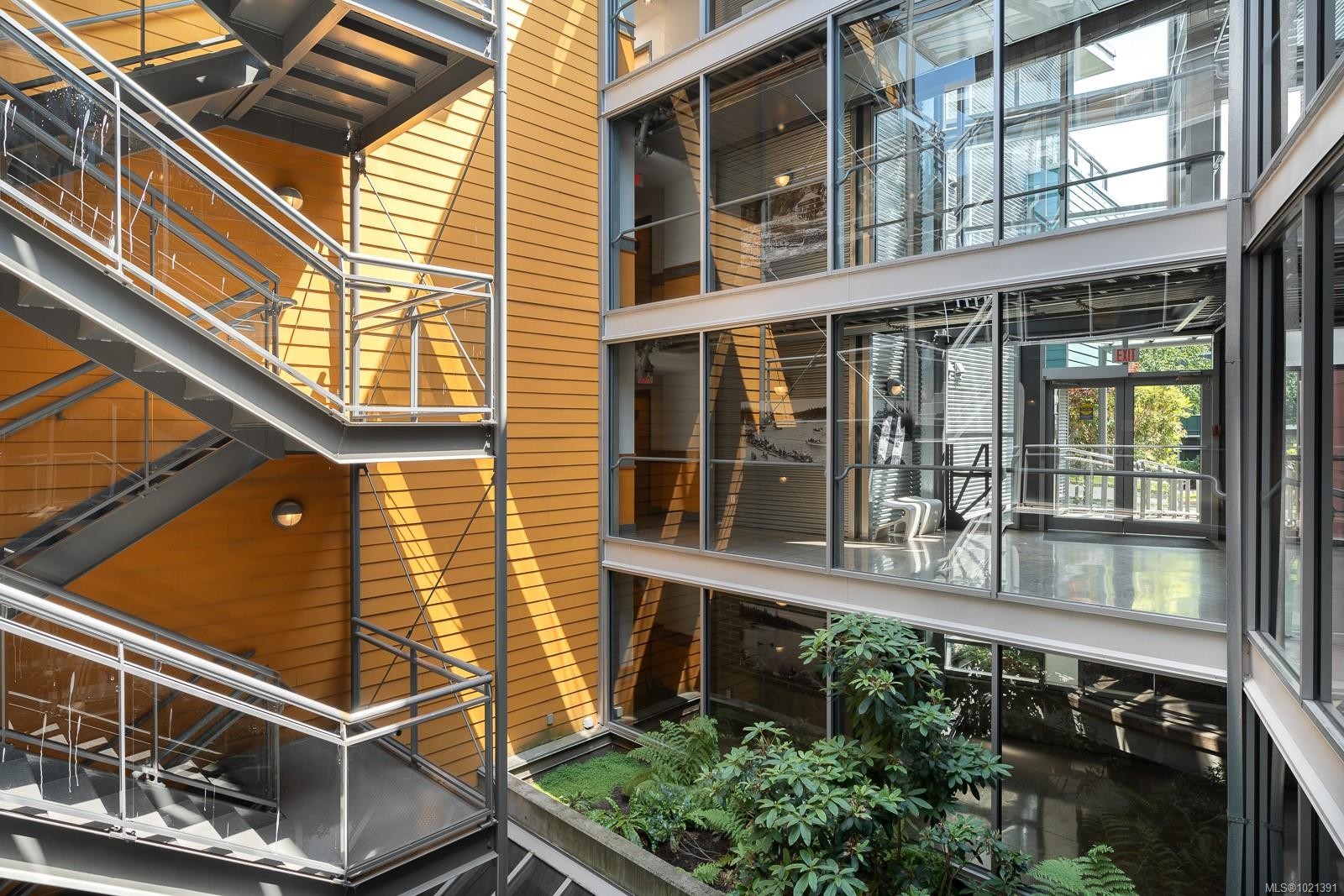 417-90 Regatta Landing, Victoria, BC - With Exterior