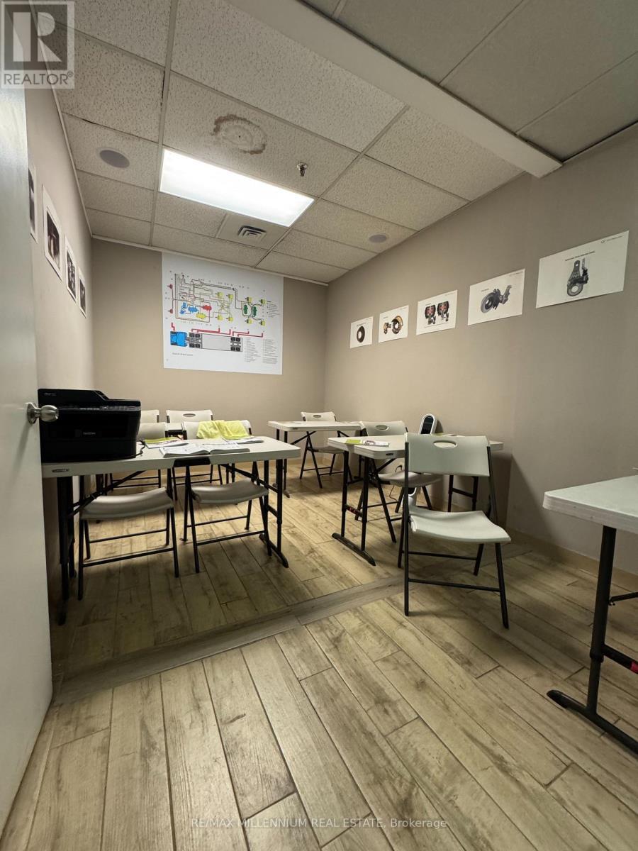 1079 Britannia Road E, Mississauga, ON