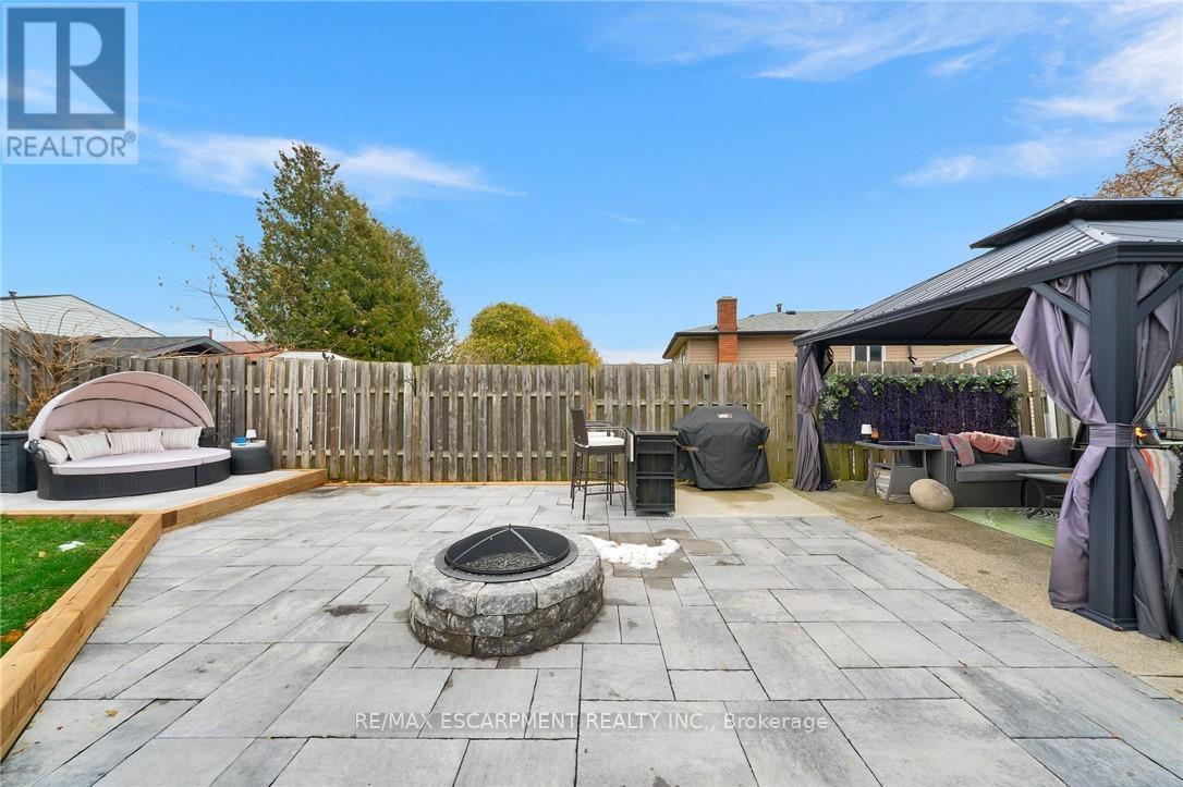 31 Raleigh Street, Hamilton, ON - Outdoor With Deck Patio Veranda