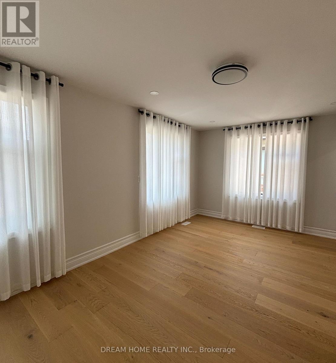 Upper - 9 Rusholme Drive E, Toronto, ON - Indoor Photo Showing Other Room