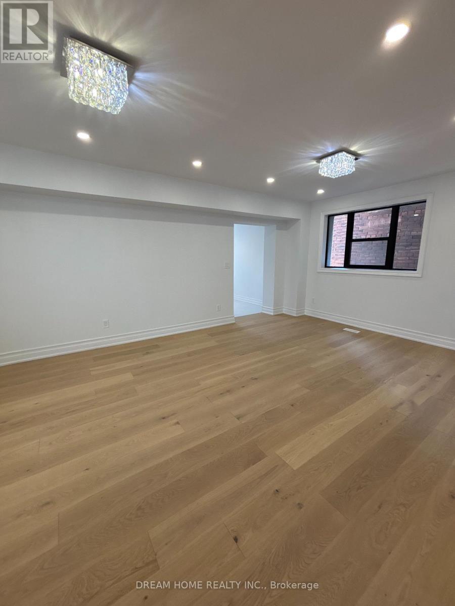 Upper - 9 Rusholme Drive E, Toronto, ON - Indoor Photo Showing Other Room