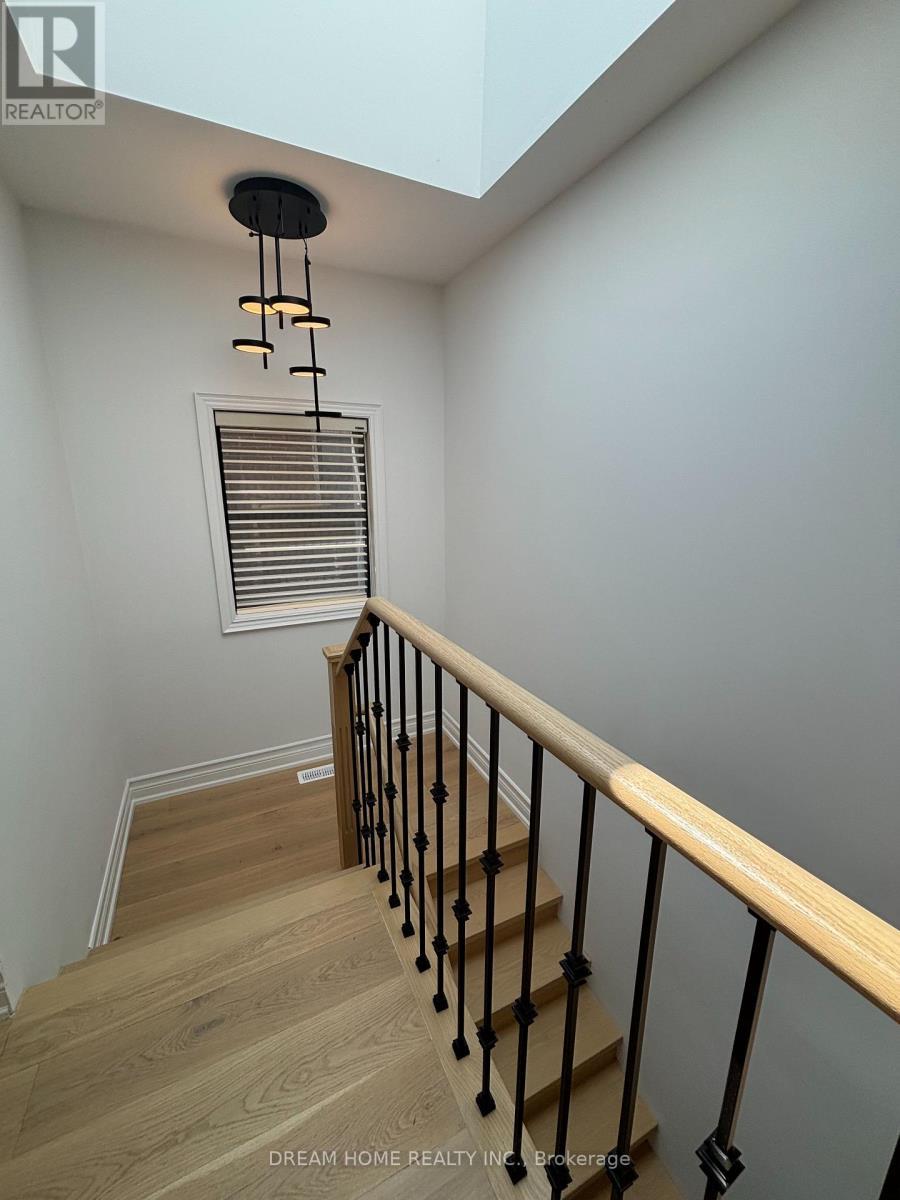 Upper - 9 Rusholme Drive E, Toronto, ON - Indoor Photo Showing Other Room