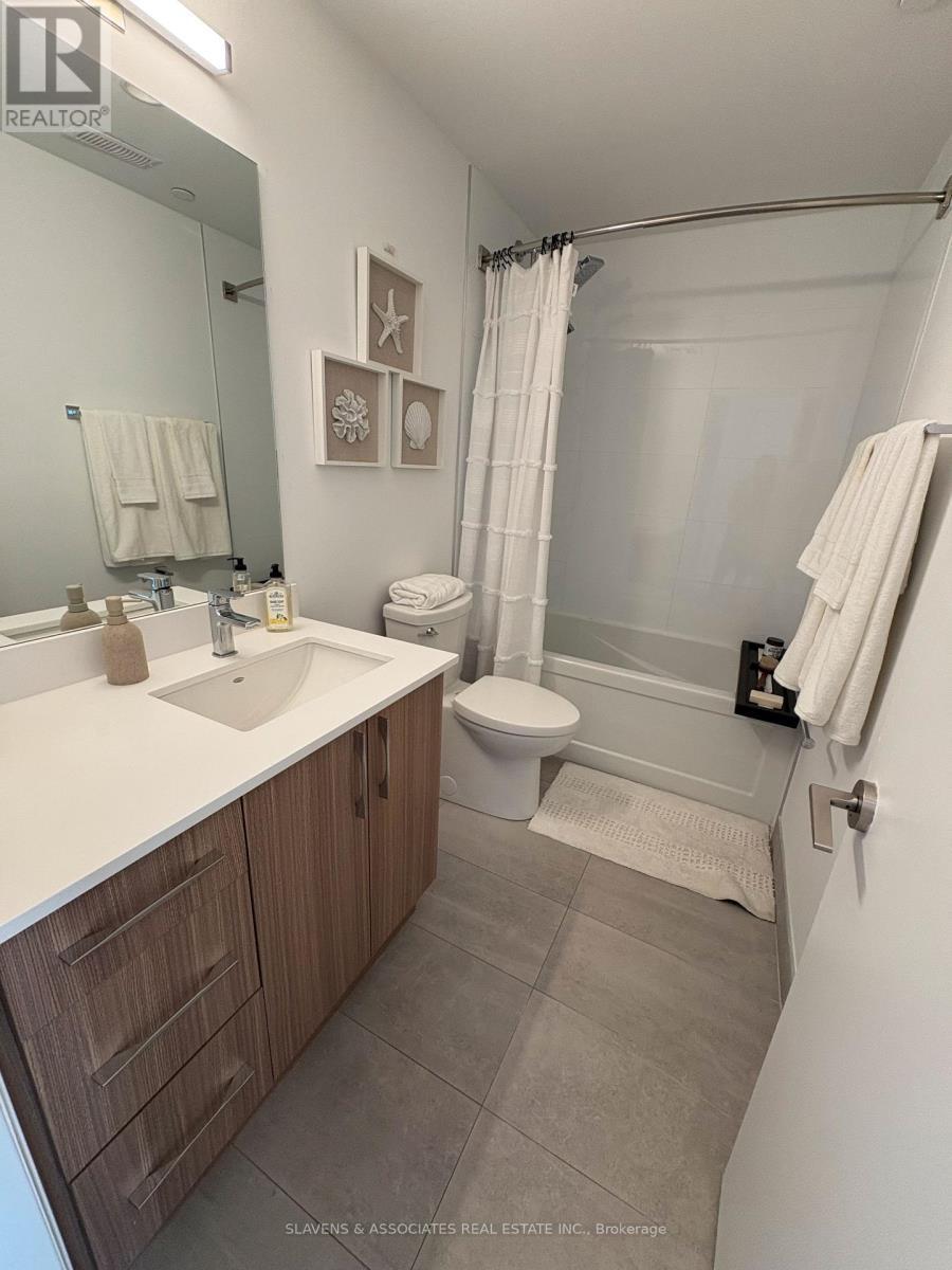 18 - 15 Brenthall Avenue, Toronto, ON - Indoor Photo Showing Bathroom