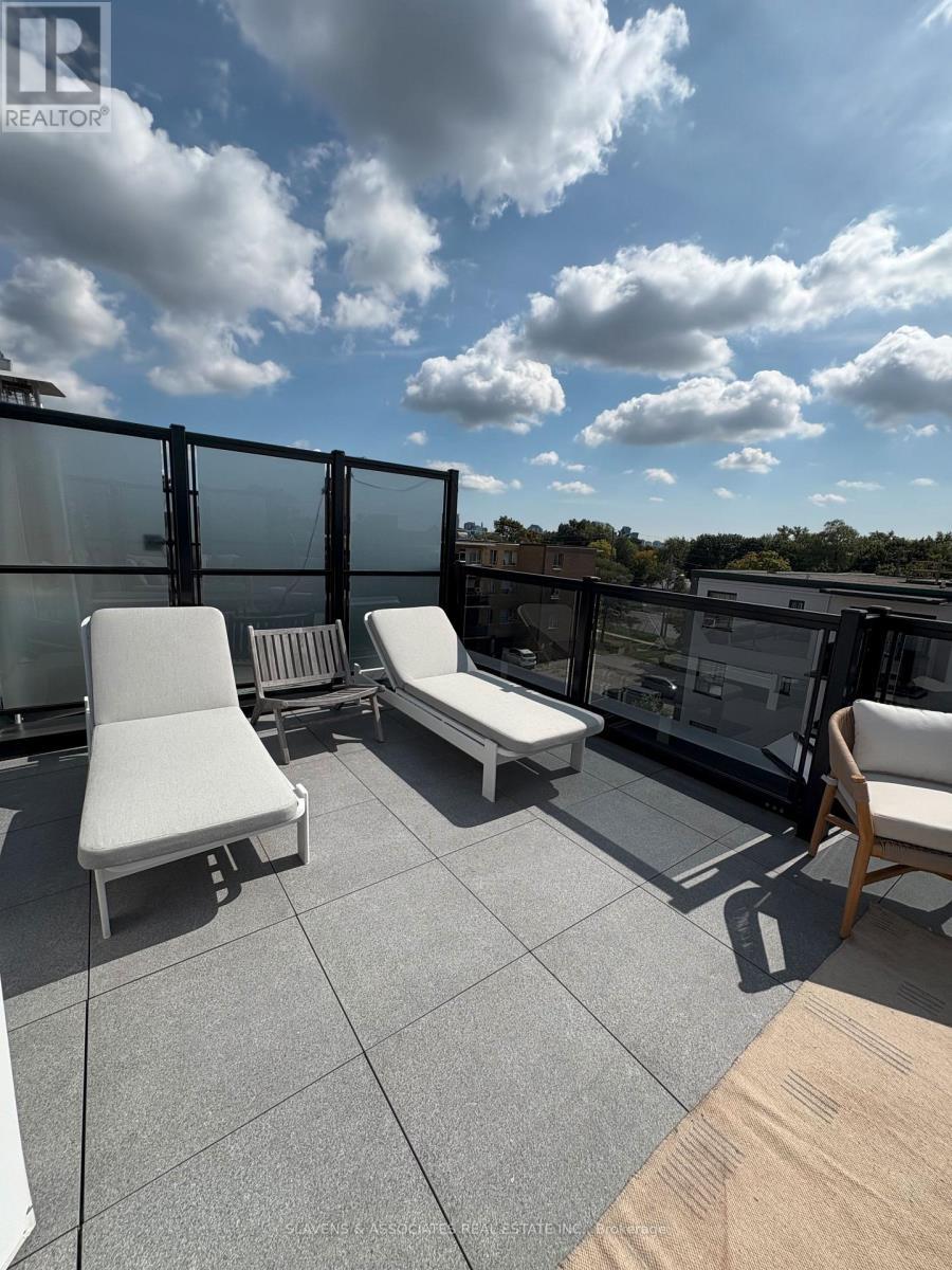 18 - 15 Brenthall Avenue, Toronto, ON - Outdoor With View