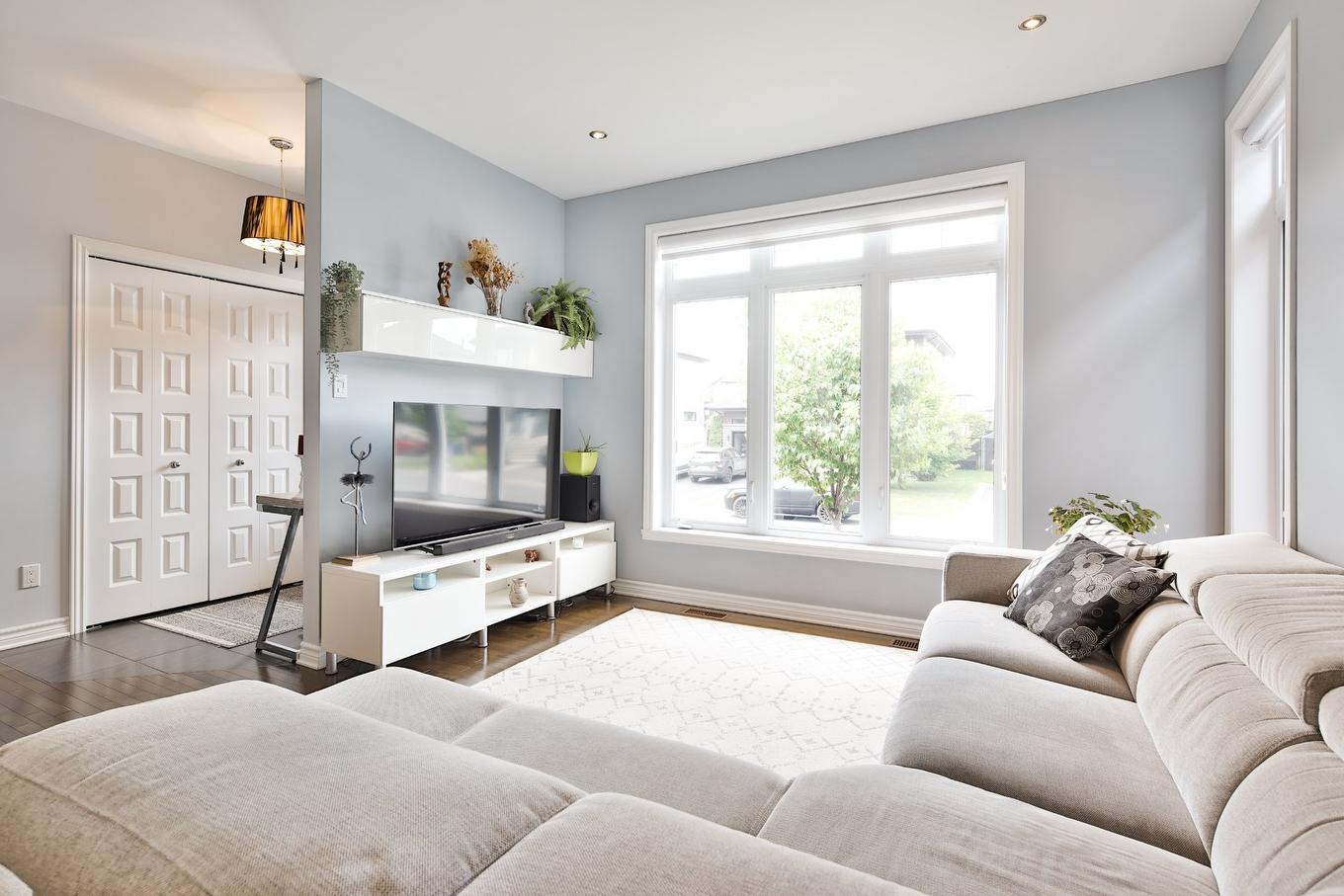 Salon - 1529 Rue Riendeau, Chambly, QC - Indoor Photo Showing Living Room