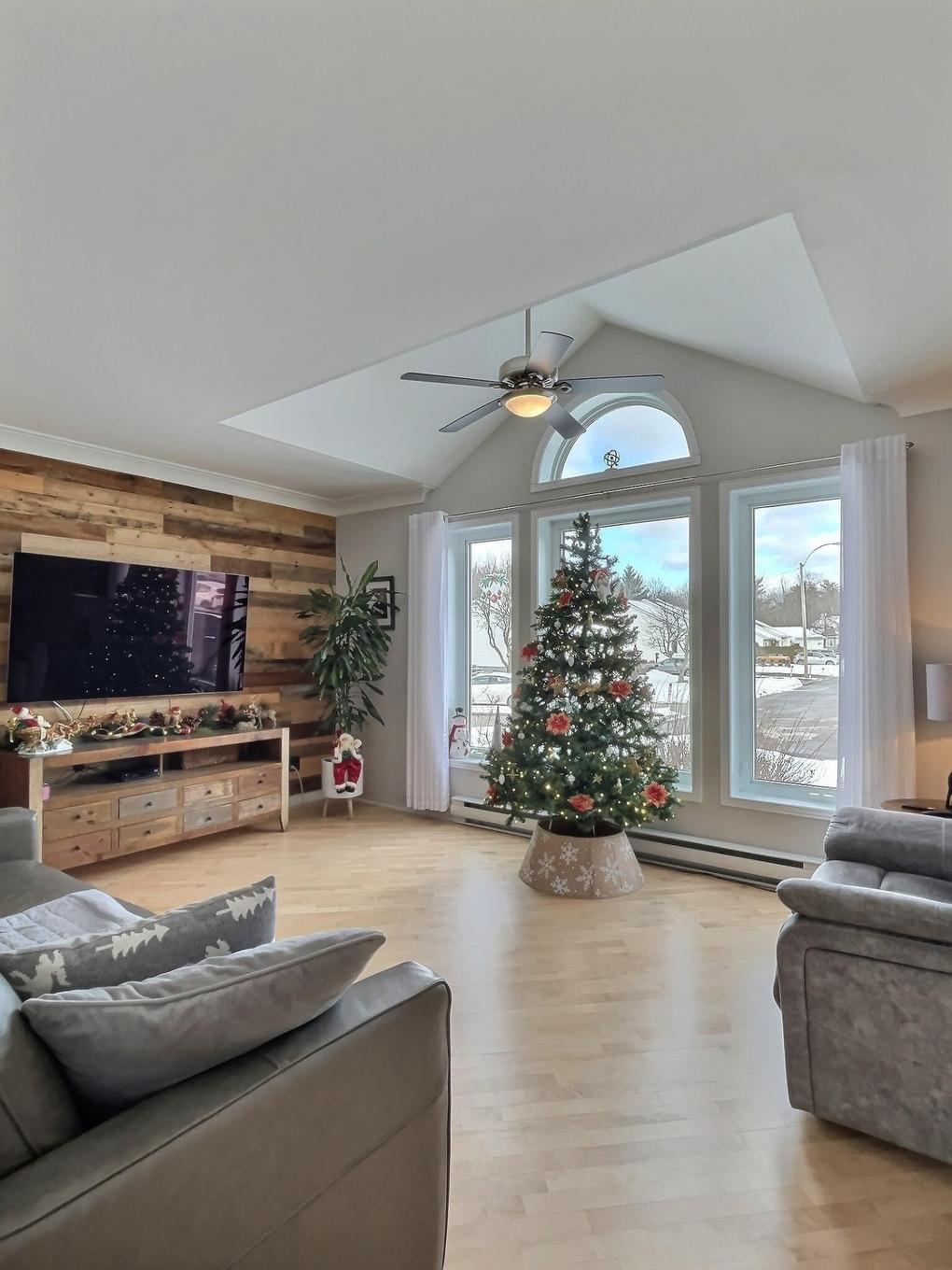 Salon - 1125 Rue Deveau, Trois-Rivières, QC - Indoor Photo Showing Living Room