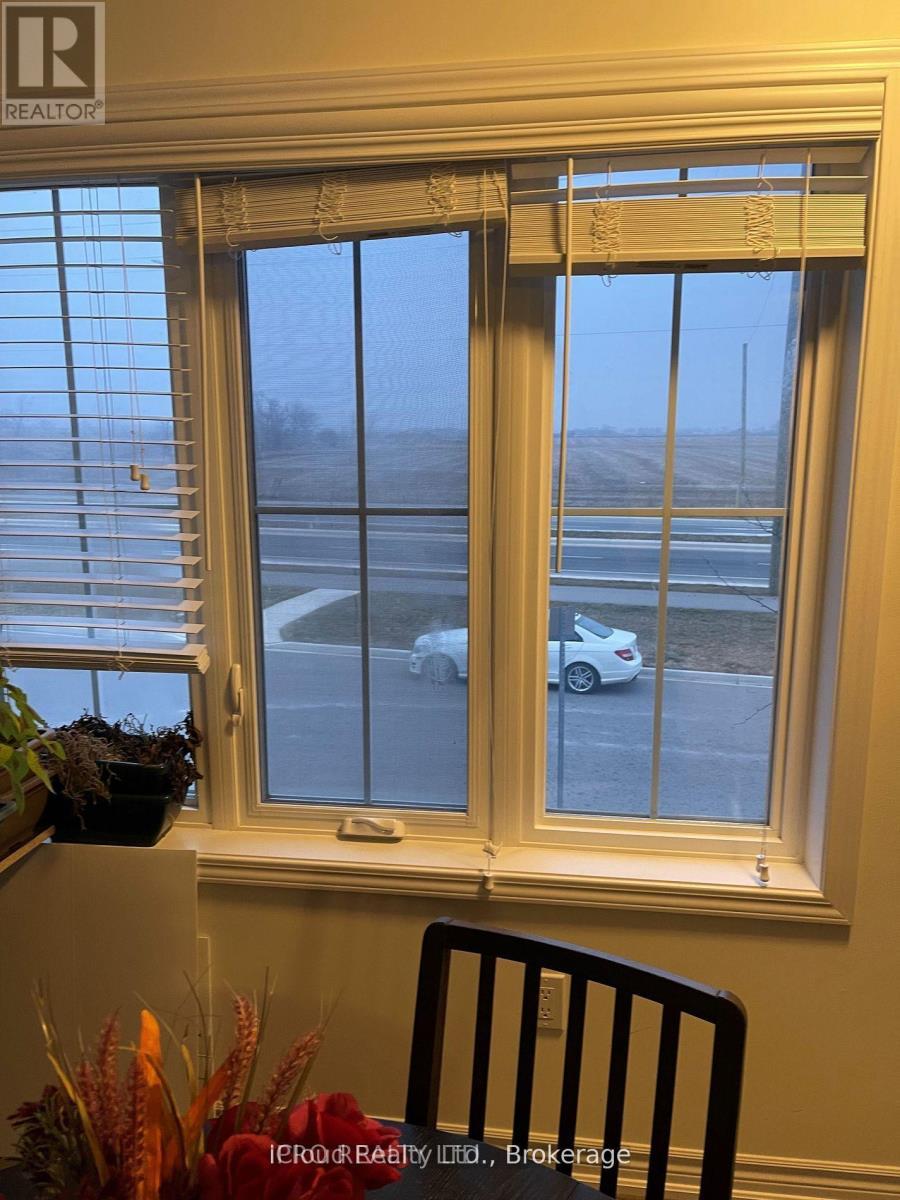 998 Alder Gate, Milton, ON - Indoor Photo Showing Other Room