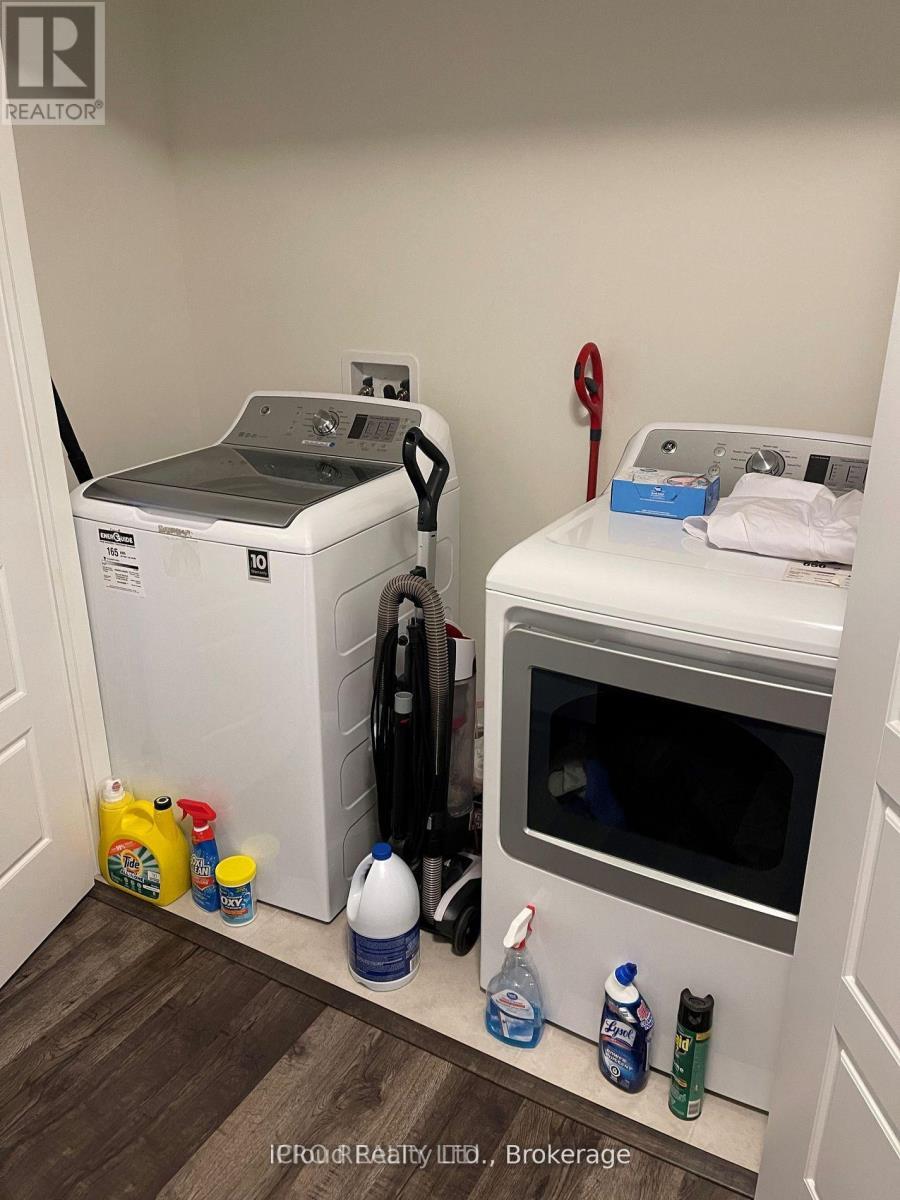 998 Alder Gate, Milton, ON - Indoor Photo Showing Laundry Room