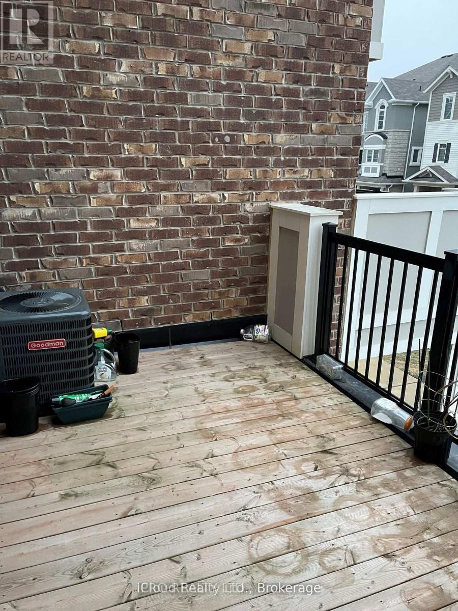 998 Alder Gate, Milton, ON - Outdoor